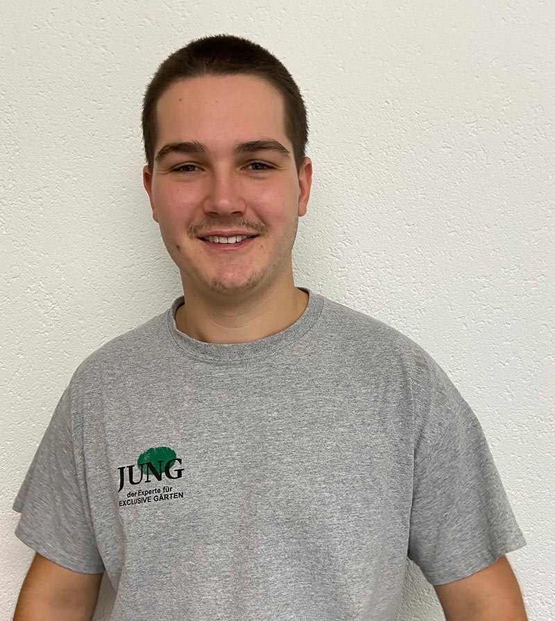 Auszubildender bei JUNG Garten-und Landschaftsbau